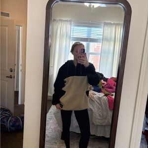 Eddie Bauer Black and Tan Hoodie